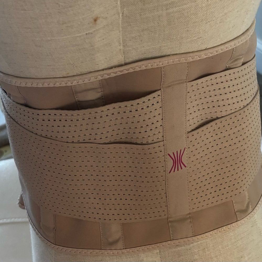 Elegant Tan Women's Belt - Picture 3 of 4
